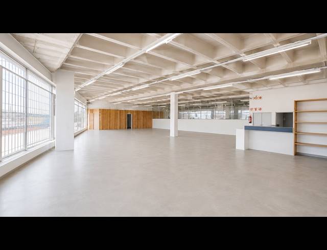 1,500M² BUILDING TO LET IN STAMFORD HILL